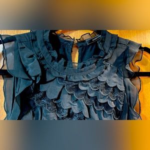 BCBGMAXAZRIA “Lyric” top in 100% black silk - size M